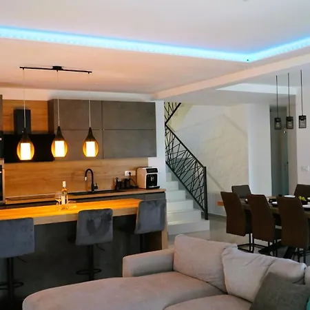 Luminosa By Guide Villa