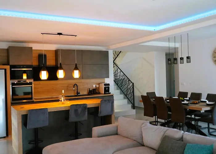 Luminosa By Guide Villa